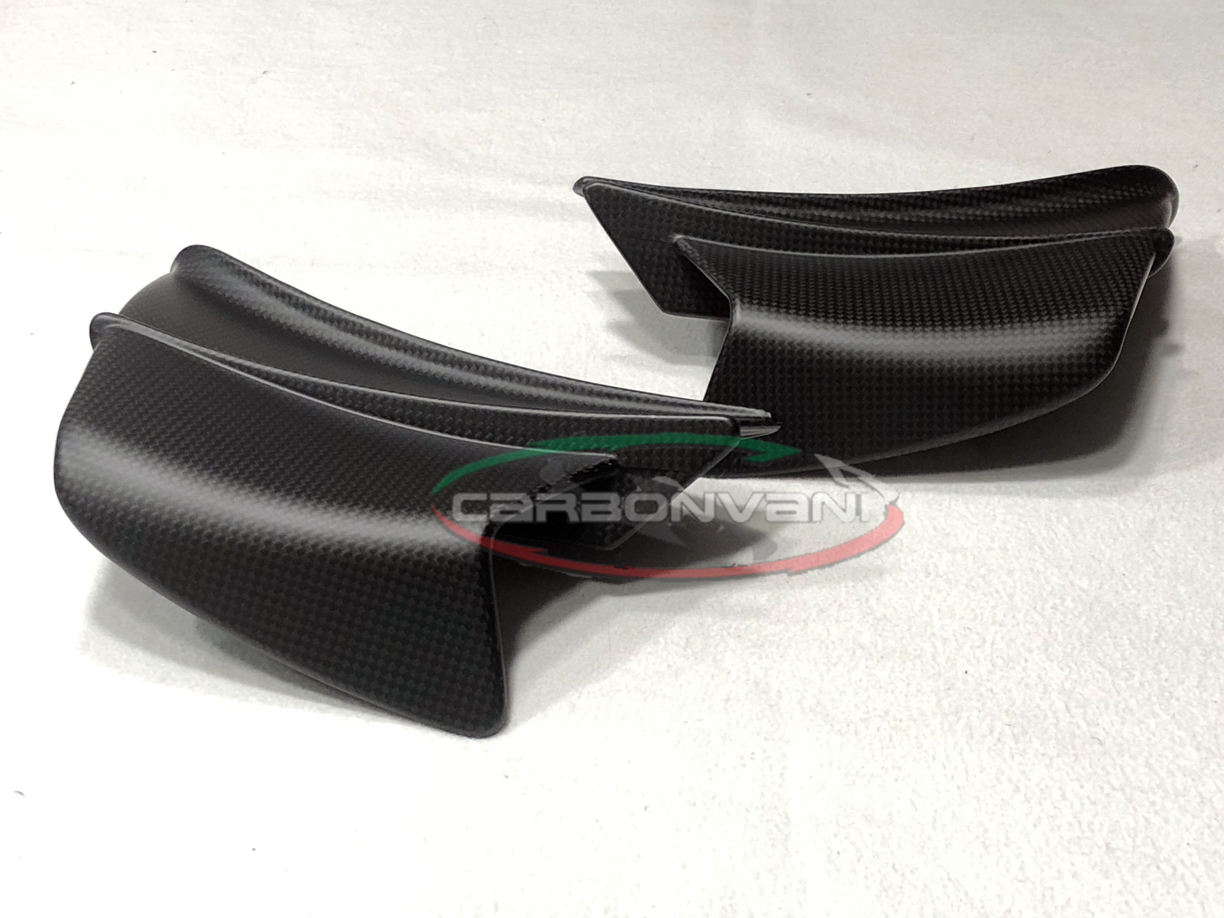 Carbonvani - Ducati Panigale V4 R / SP (19-21) / V4 / S (20-21) Carbon Fiber Winglets Carbonvani - Ducati Panigale V4 R / SP (19-21) / V4 / S (20-21) Carbon Fiber Winglets